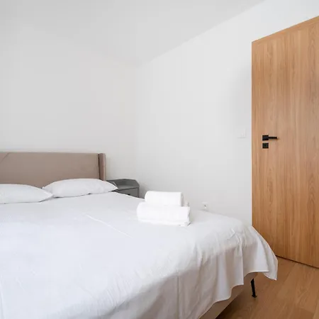 Gorna Pleasant By Bookinghost Apartment