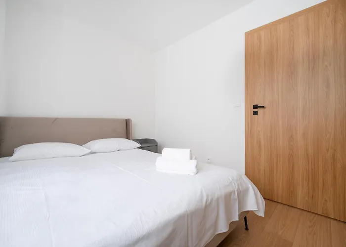 Gorna Pleasant By Bookinghost Apartman